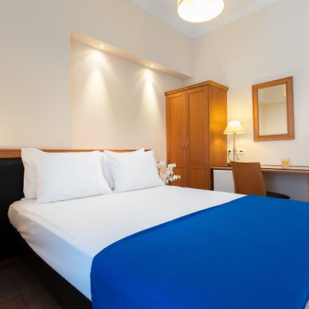 Pantheon City Hotel Gythio Esterno foto