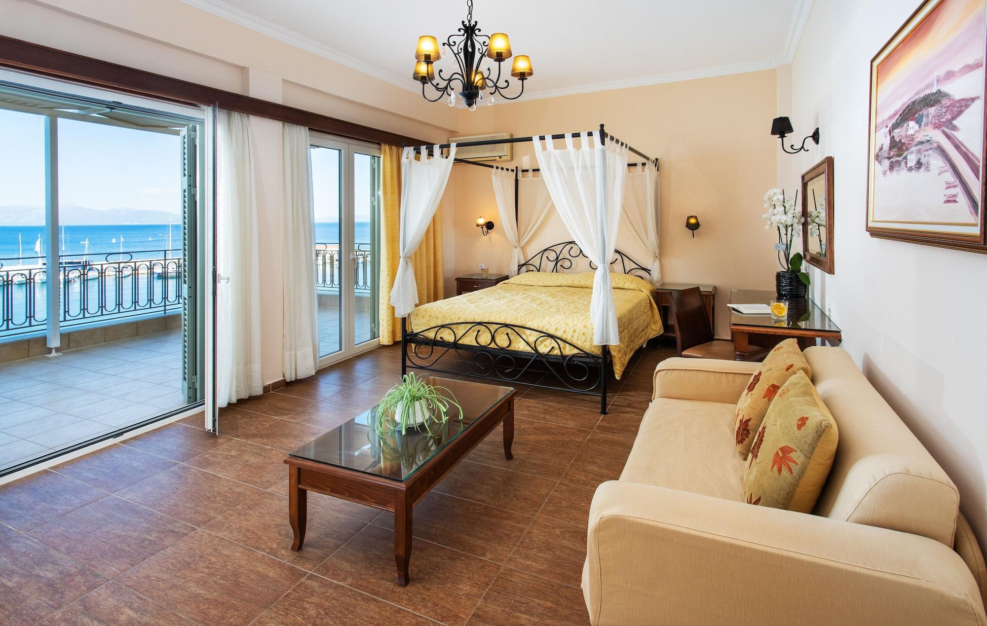 Pantheon City Hotel Gythio Esterno foto