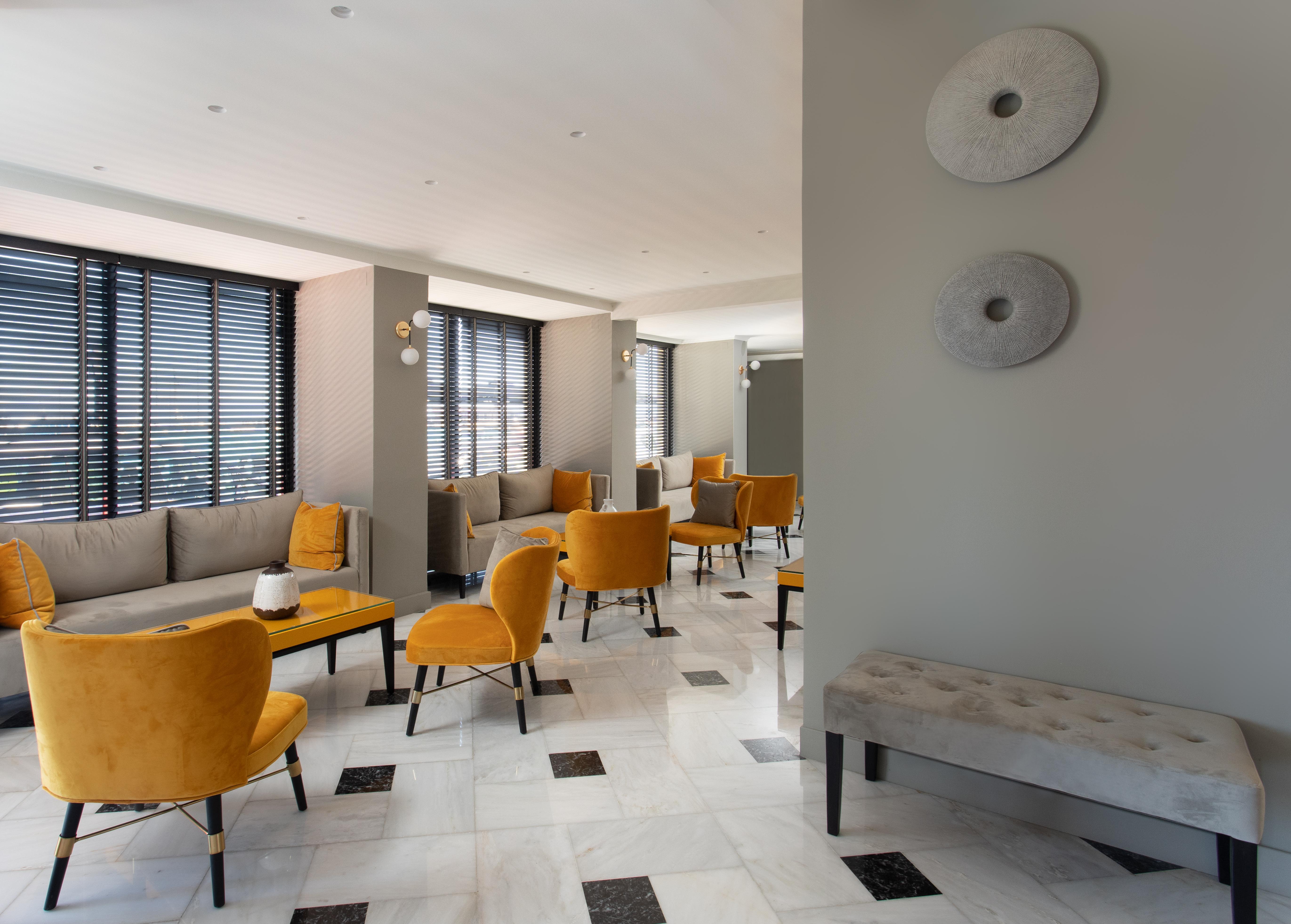Pantheon City Hotel Gythio Esterno foto