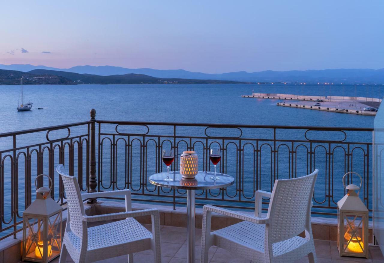 Pantheon City Hotel Gythio Esterno foto